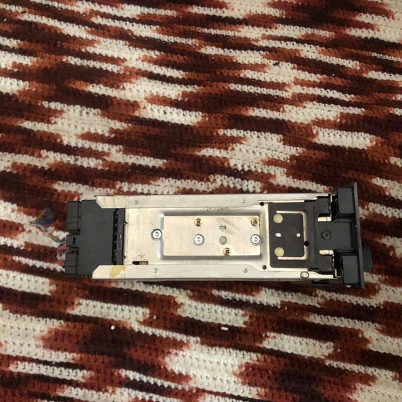 1989-92 Ford F-Series Bronco OEM Original Dash AM FM Radio Stereo FONF-19B131-AA - Picture 3 of 7